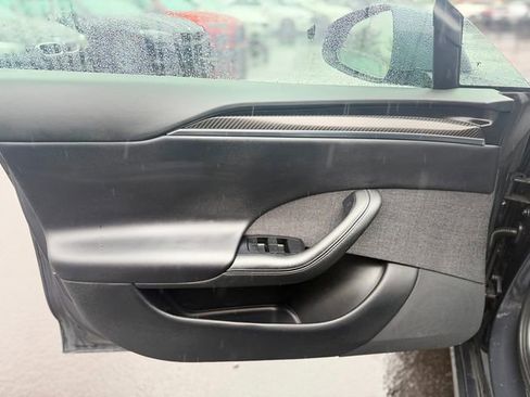 Used 2022 Tesla Model S Plaid image 10