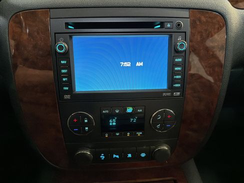 Used 2007 Chevrolet Tahoe LTZ w/ LTZ Preferred Equipment Group RWD image 18
