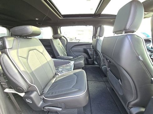 New 2026 Chrysler Pacifica Limited w/ S Appearance Package image 52