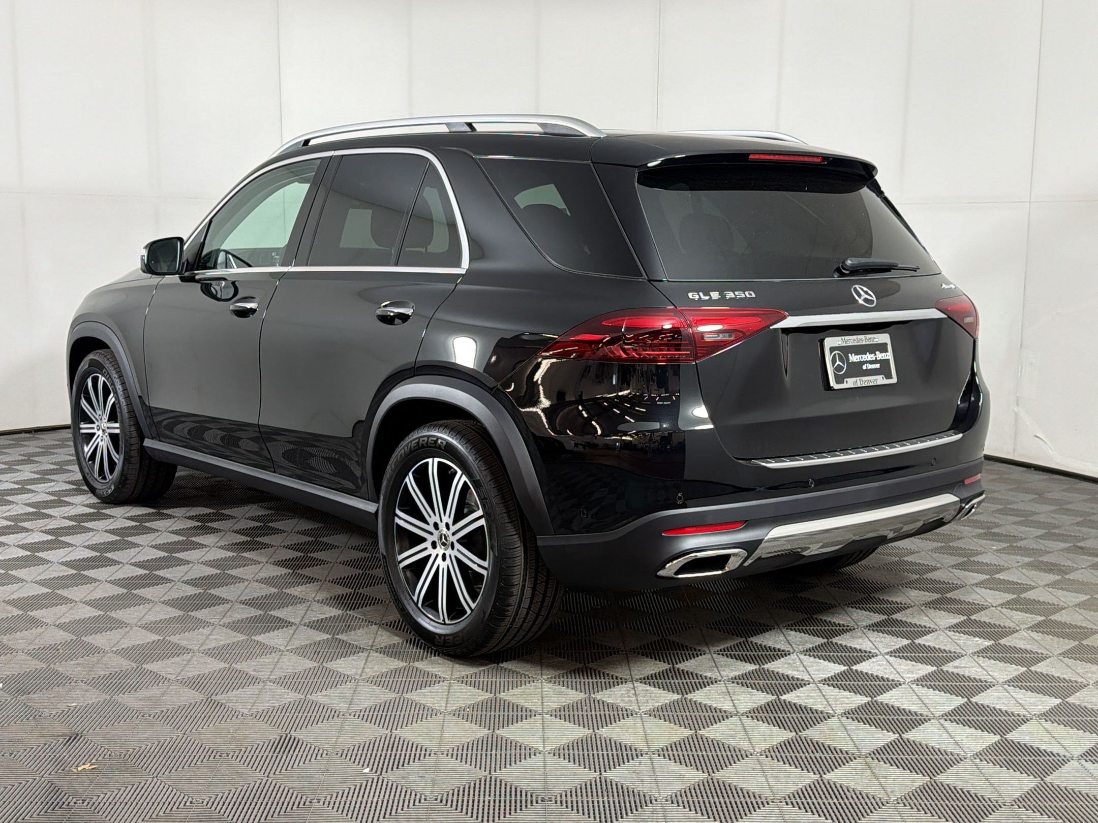 Used 2026 Mercedes-Benz GLE 350 4MATIC image 3
