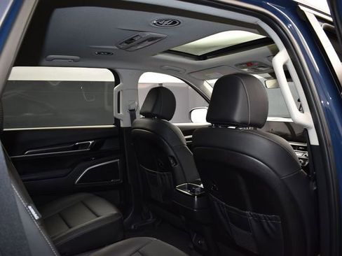 Certified 2025 Kia Telluride S image 12