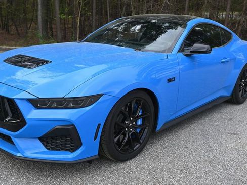 Used 2024 Ford Mustang GT Premium image 13