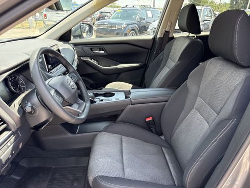 Used 2026 Nissan Rogue SV FWD image 11