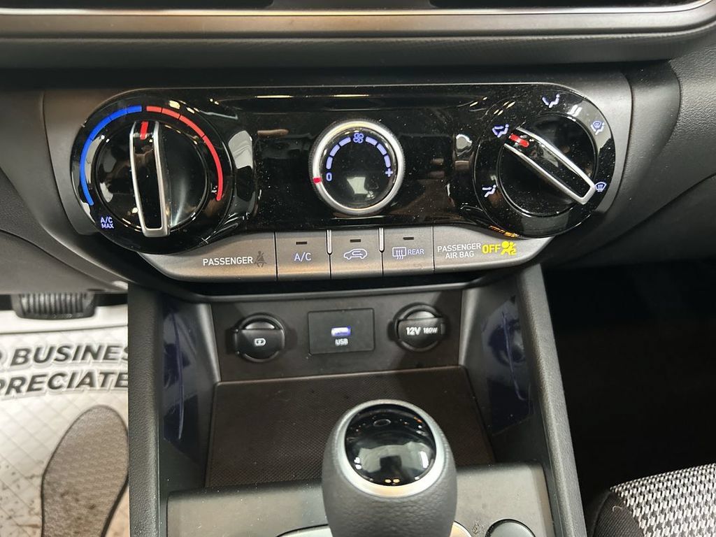 Used 2023 Hyundai Kona SE AWD/4WD image 16