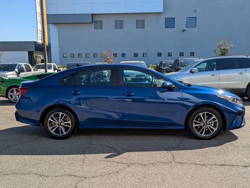 Used 2023 Kia Forte LXS image 4