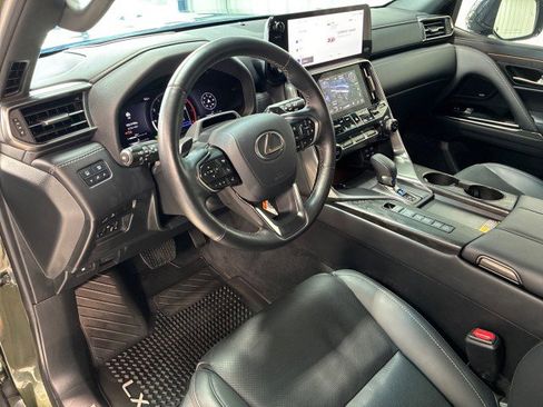 Used 2025 Lexus LX 700h Overtrail w/ Accessory Package (Z1) AWD/4WD image 9