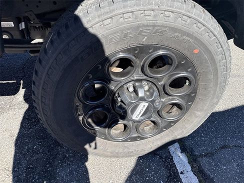 Used 2025 Ford F250 XLT w/ Black Appearance Package image 12