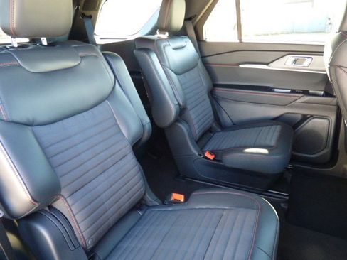 New 2026 Ford Explorer ST-Line w/ ST-Line Street Pack image 18