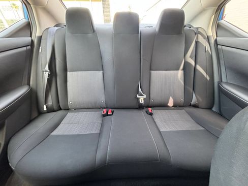 Used 2025 Nissan Sentra SV FWD image 36