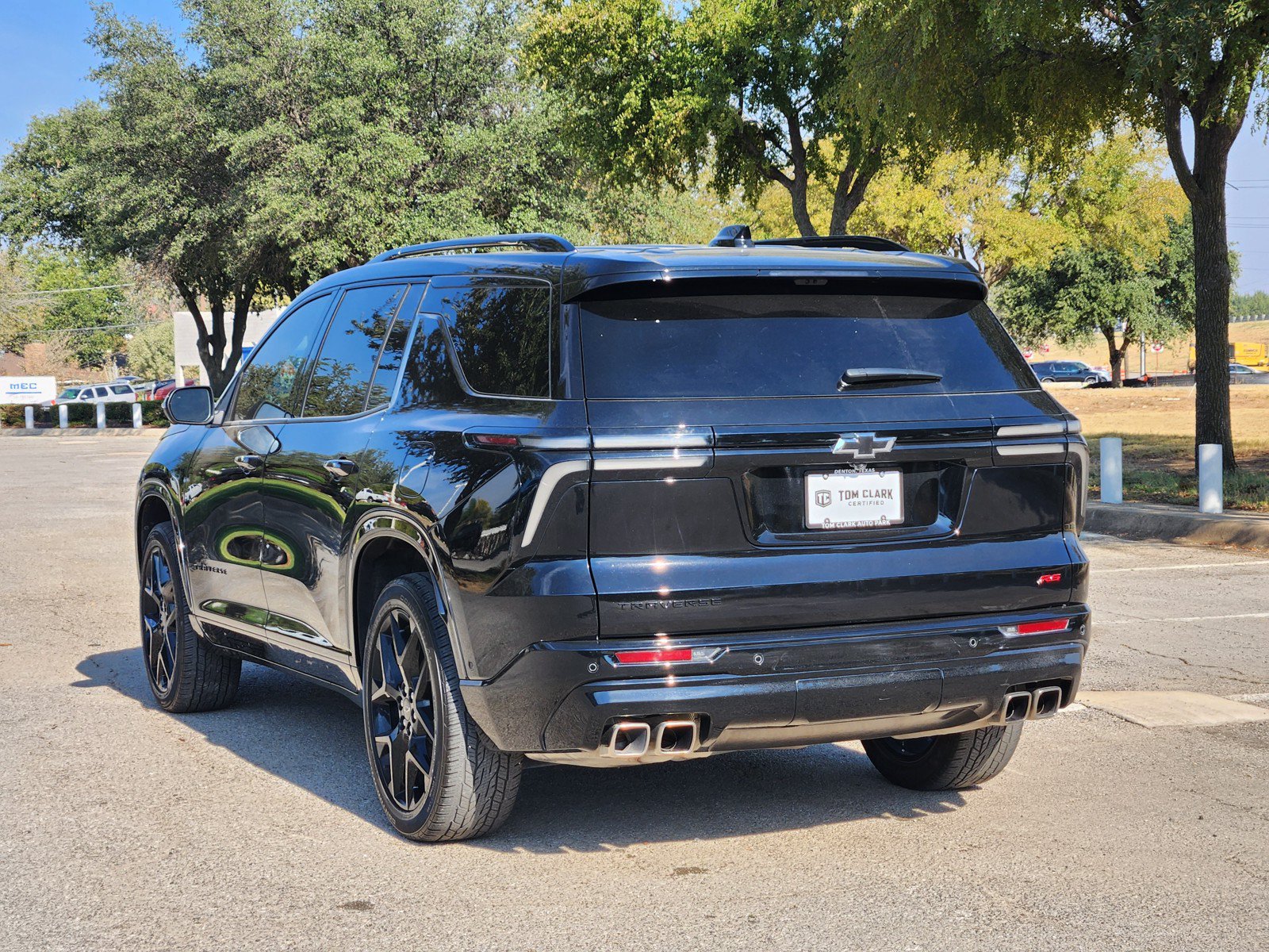 Used 2024 Chevrolet Traverse RS FWD image 4