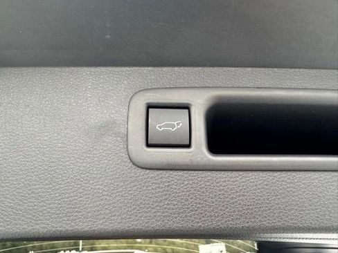 New 2026 Toyota Highlander Platinum image 8