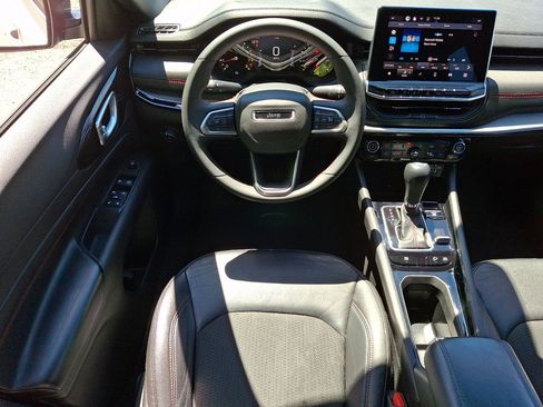 Used 2025 Jeep Compass Trailhawk AWD/4WD image 20