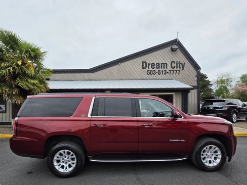 Used 2018 GMC Yukon XL SLT AWD/4WD image 11