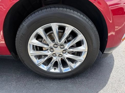 Used 2019 Buick Enclave Essence FWD image 8