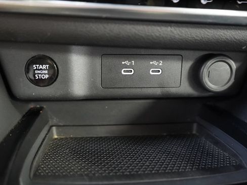 Used 2025 Nissan Rogue SV FWD image 37
