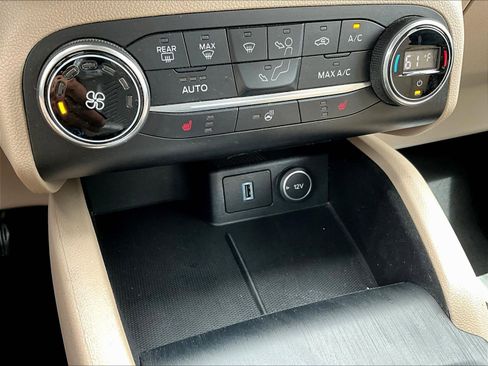Used 2020 Ford Escape SEL FWD image 16