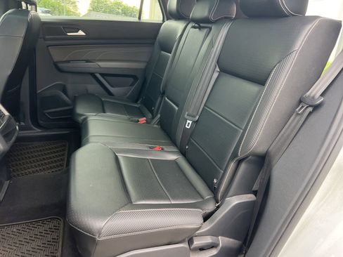 Certified 2022 Volkswagen Atlas Cross Sport SEL R-Line AWD/4WD image 27