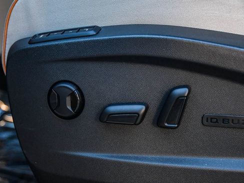 Used 2025 Volkswagen ID. Buzz 1st Edition image 25