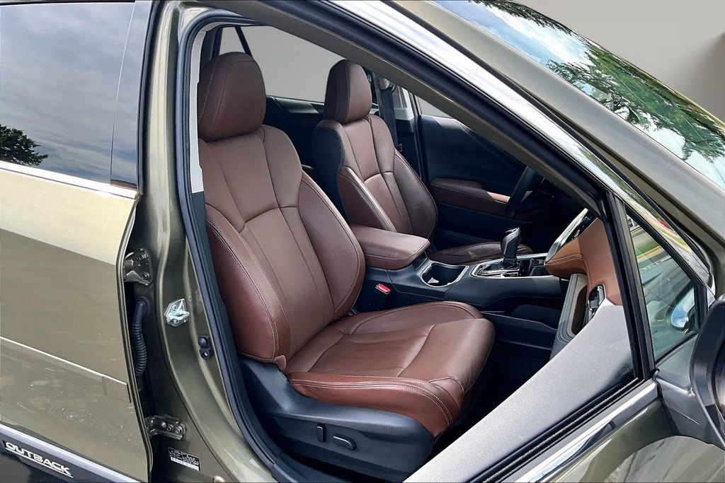 Used 2021 Subaru Outback Touring AWD/4WD image 30