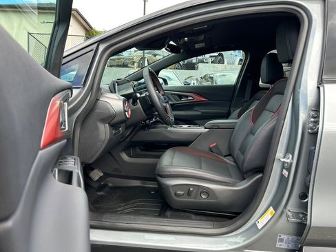 Used 2024 Chevrolet Equinox EV RS image 11