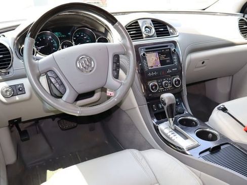 Used 2017 Buick Enclave Premium w/ Experience Buick Package FWD image 5
