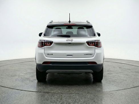 Used 2025 Jeep Compass Latitude AWD/4WD image 7
