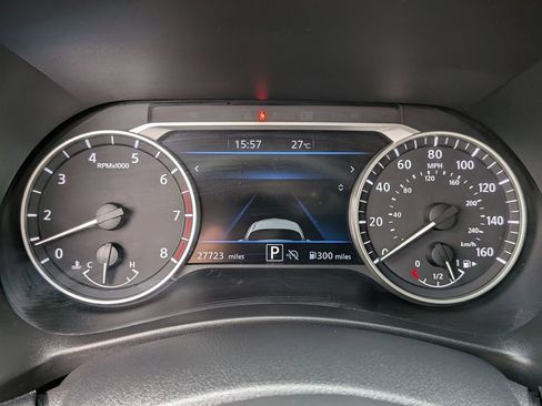 Certified 2025 Nissan Sentra SV FWD image 19
