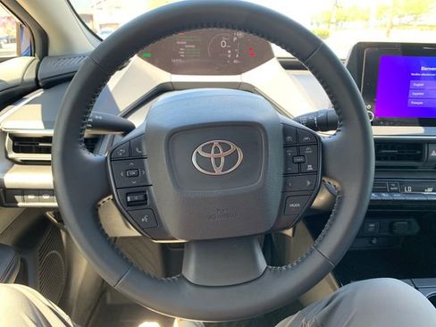 Used 2025 Toyota Prius LE AWD/4WD image 17