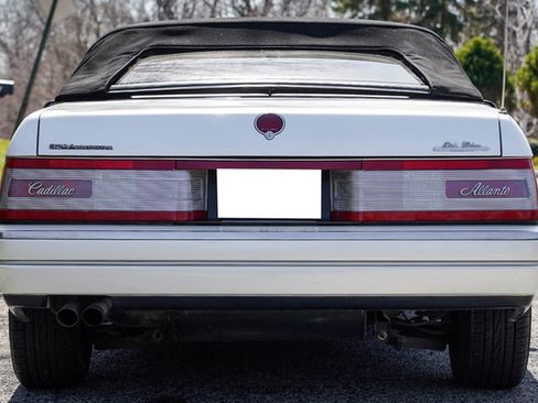 Used 1993 Cadillac Allante FWD image 17
