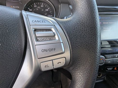 Used 2014 Nissan Rogue SV w/ SV Premium Package image 24