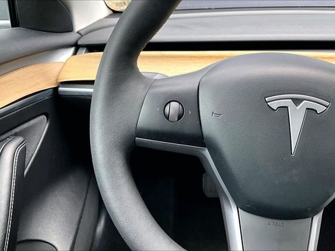 Used 2021 Tesla Model 3 Standard Range Plus RWD image 22
