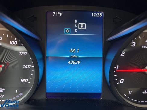 Used 2022 Mercedes-Benz GLC 300 GLC 300 w/ Premium Package Lite image 11