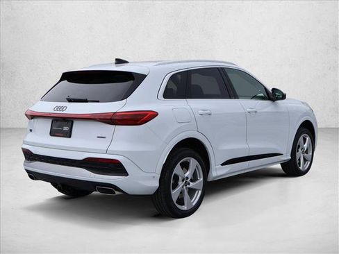 Certified 2025 Audi Q5 Premium w/ Premium Plus AWD/4WD image 5