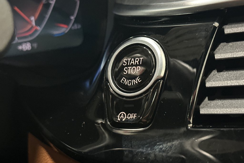 Used 2023 BMW 530i w/ Convenience Package RWD image 25