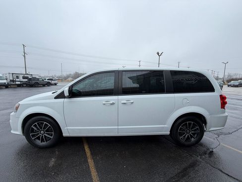 Used 2019 Dodge Grand Caravan SXT w/ Driver Convenience Group image 6