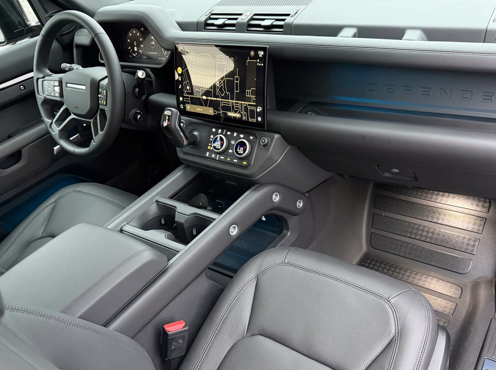 New 2026 Land Rover Defender 110 X-Dynamic SE AWD/4WD image 17