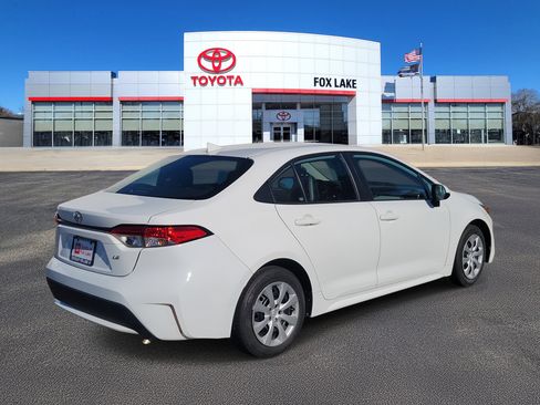 Used 2022 Toyota Corolla LE image 4