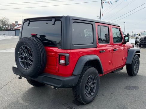 Used 2026 Jeep Wrangler Unlimited Sport AWD/4WD image 3