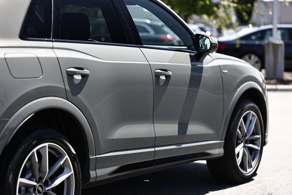 Certified 2023 Audi Q3 2.0T Premium w/ Black Optic Sport Package AWD/4WD image 8