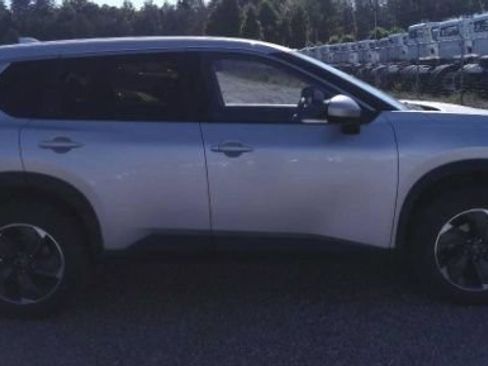 Used 2024 Nissan Rogue SV AWD/4WD image 10