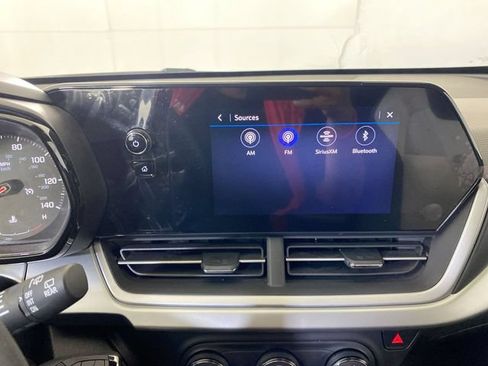 Used 2024 Chevrolet Trax LS w/ LS Convenience Package FWD image 40
