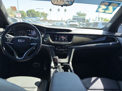 Used 2023 Cadillac XT6 Sport w/ Technology Package AWD/4WD image 23