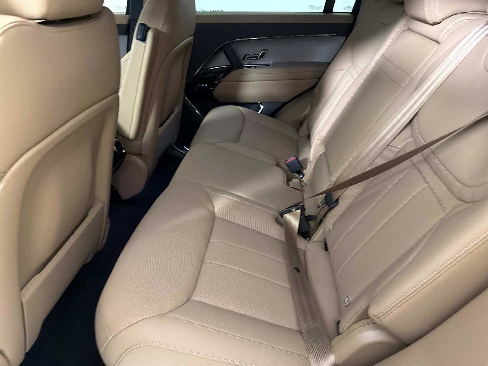 New 2027 Land Rover Range Rover Sport SE AWD/4WD image 12