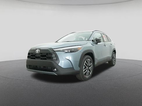 New 2026 Toyota Corolla Cross XLE w/ Convenience Package FWD image 32