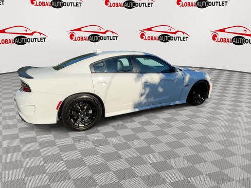 Used 2019 Dodge Charger Scat Pack w/ Plus Group RWD image 9