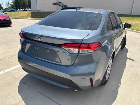 Used 2022 Toyota Corolla LE FWD image 3