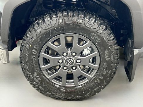 New 2026 Toyota 4Runner SR5 AWD/4WD image 8