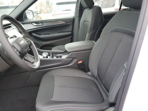 New 2025 Jeep Grand Cherokee Laredo X image 15