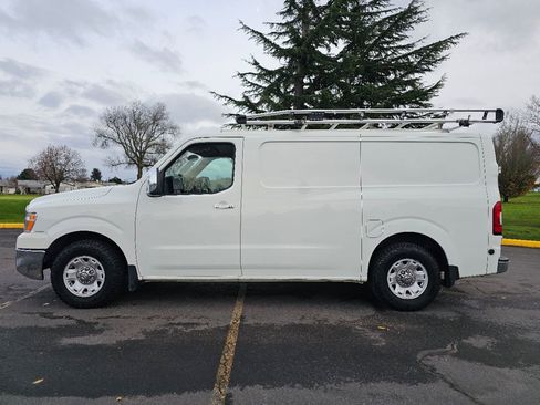 Used 2019 Nissan NV 3500 SL w/ Navigation Package image 28
