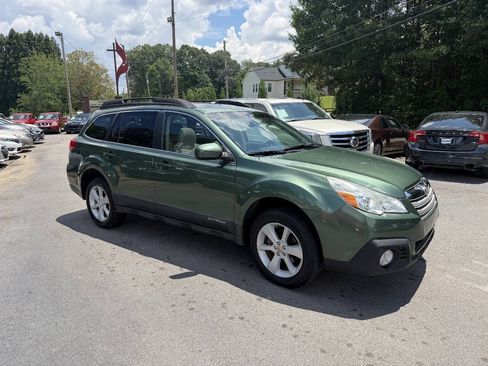 Used 2014 Subaru Outback 2.5i Premium AWD/4WD image 3